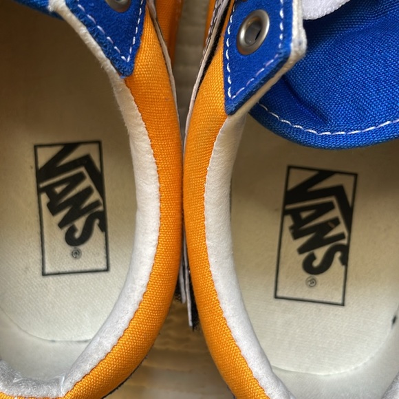 Vans - Picture 9 of 9